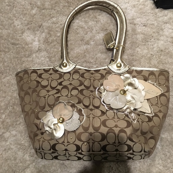 Coach Bleeker Floral Signature Tote - Picture 8 of 8
